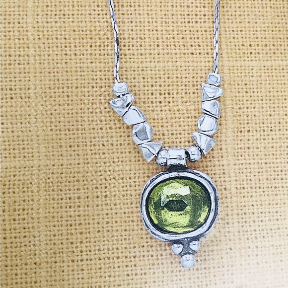 Silpada Sterling Silver Necklace Green Glass & Sterling Beads 16.5" - Picture 6 of 7